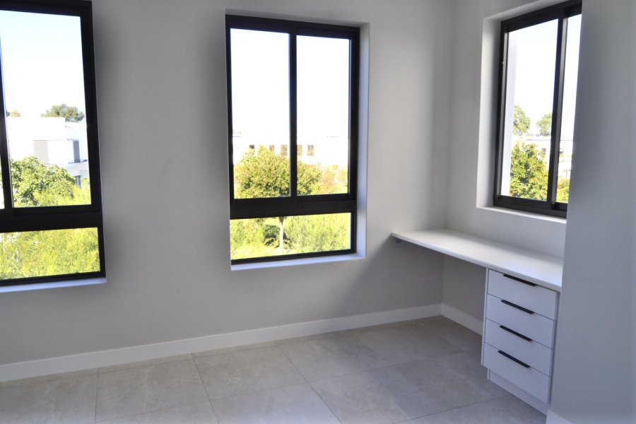To Let 4 Bedroom Property for Rent in Croydon Gardens Estate Western Cape